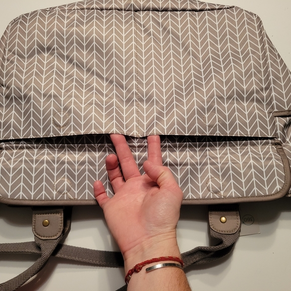 Baby Aspen 360 Signature Diaper Bag - Picture 5 of 6